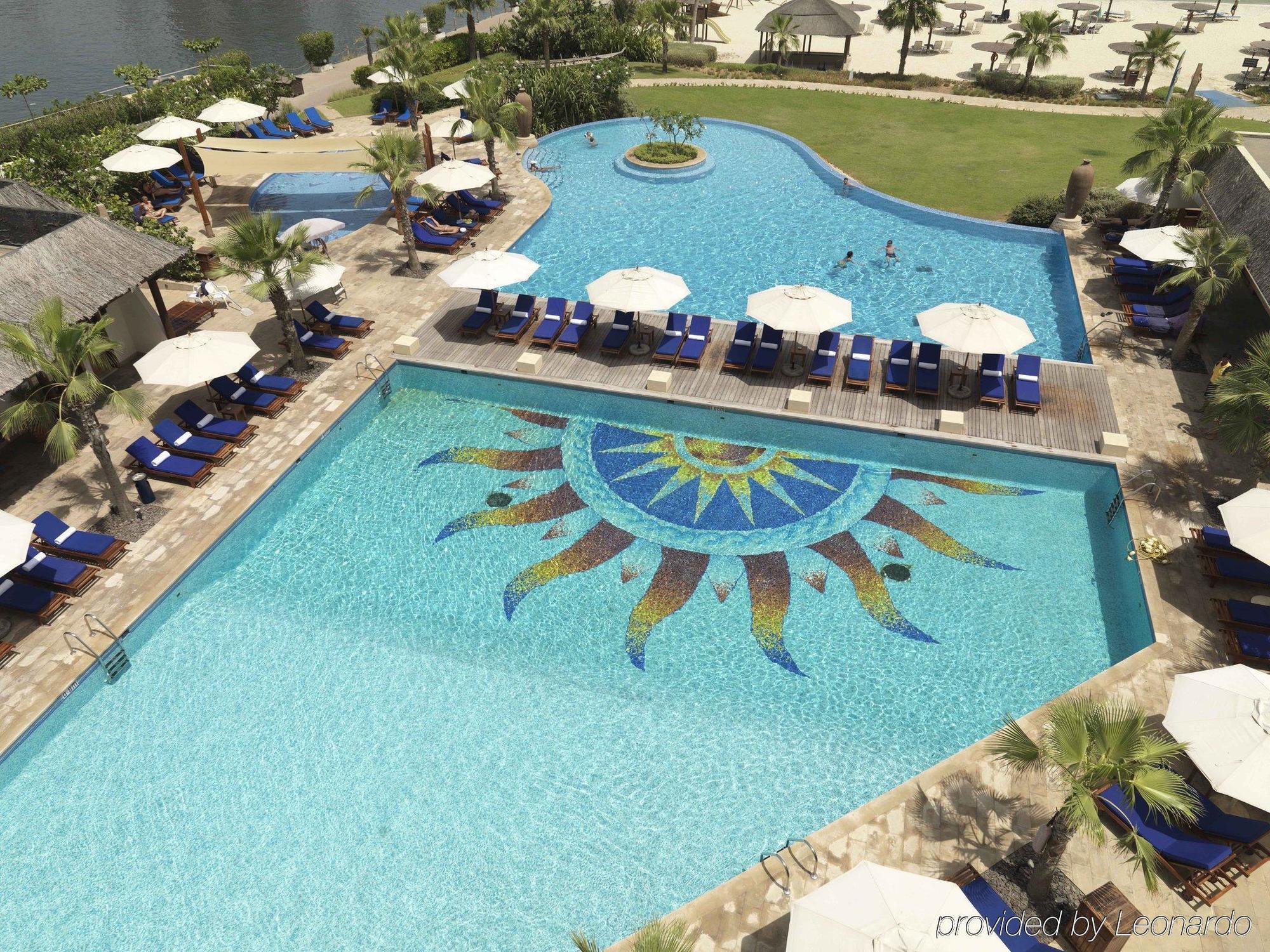 Radisson Blu Resort, Sharjah Facilități foto The pool at the hotel