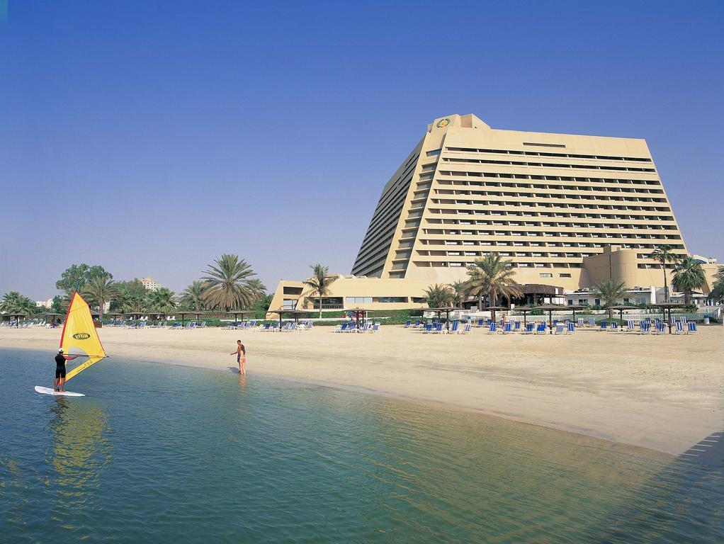 Radisson Blu Resort, Sharjah Exterior foto The Jumeirah Beach Hotel
