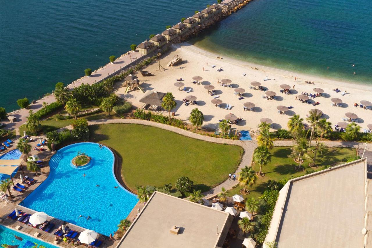 Radisson Blu Resort, Sharjah Exterior foto Aerial view of the beach