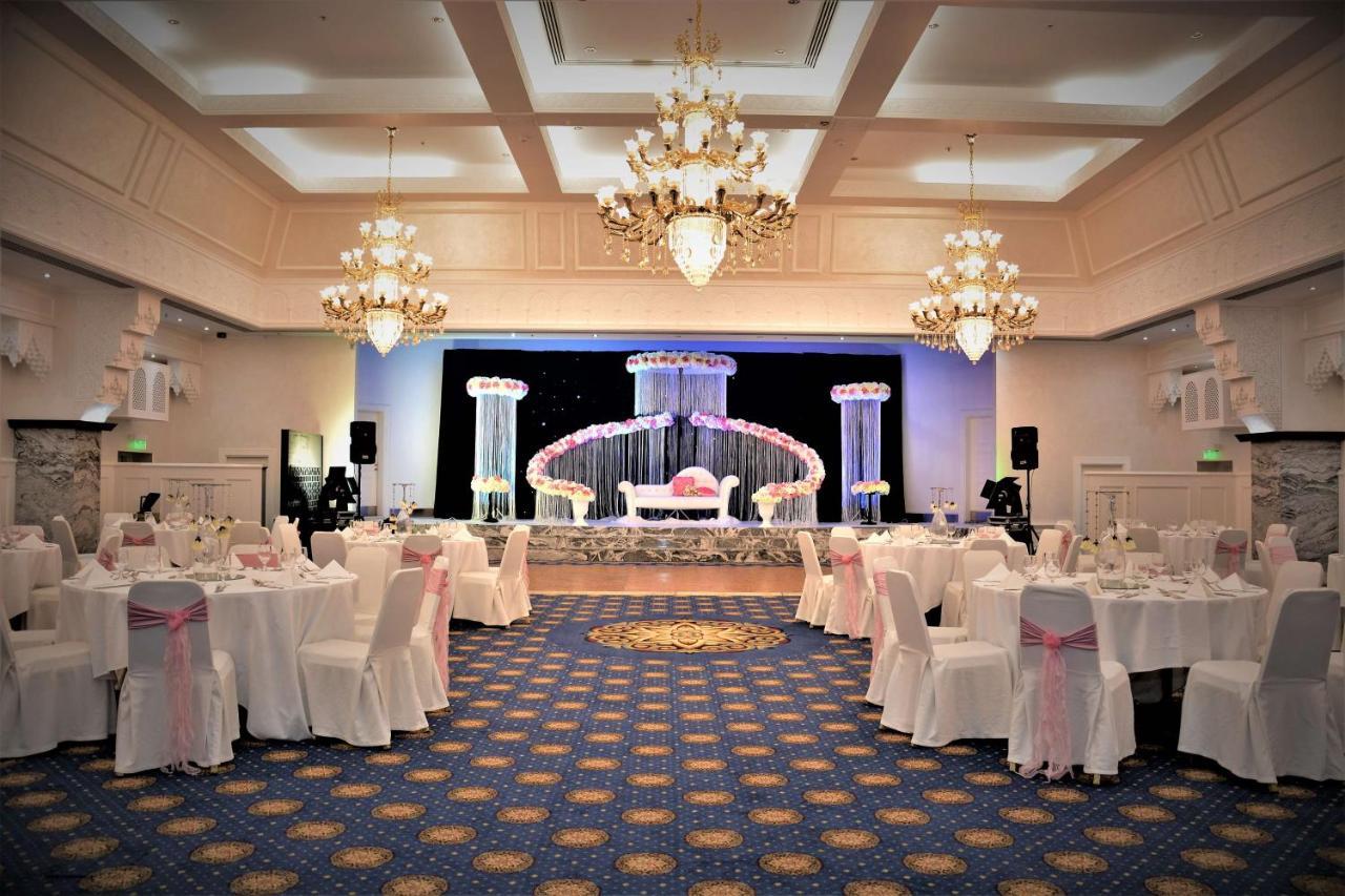 Radisson Blu Resort, Sharjah Exterior foto The ballroom